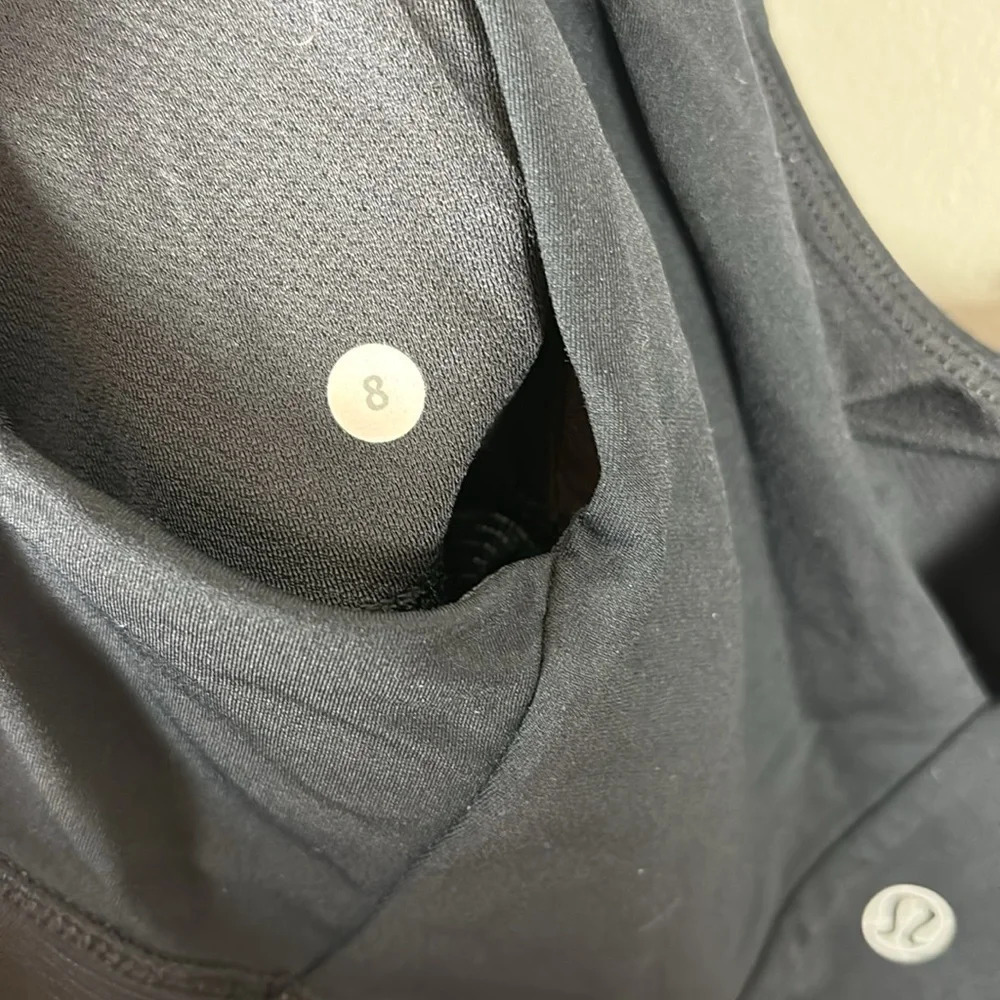 Lululemon Hustle & Bustle Black Size 8 Tank Top - Picture 9 of 9